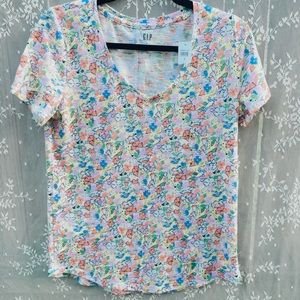 SOLD Woman’s Small - NEW WITH TAGS - Gap Perfect Tee - Rainbow Floral V-Neck
